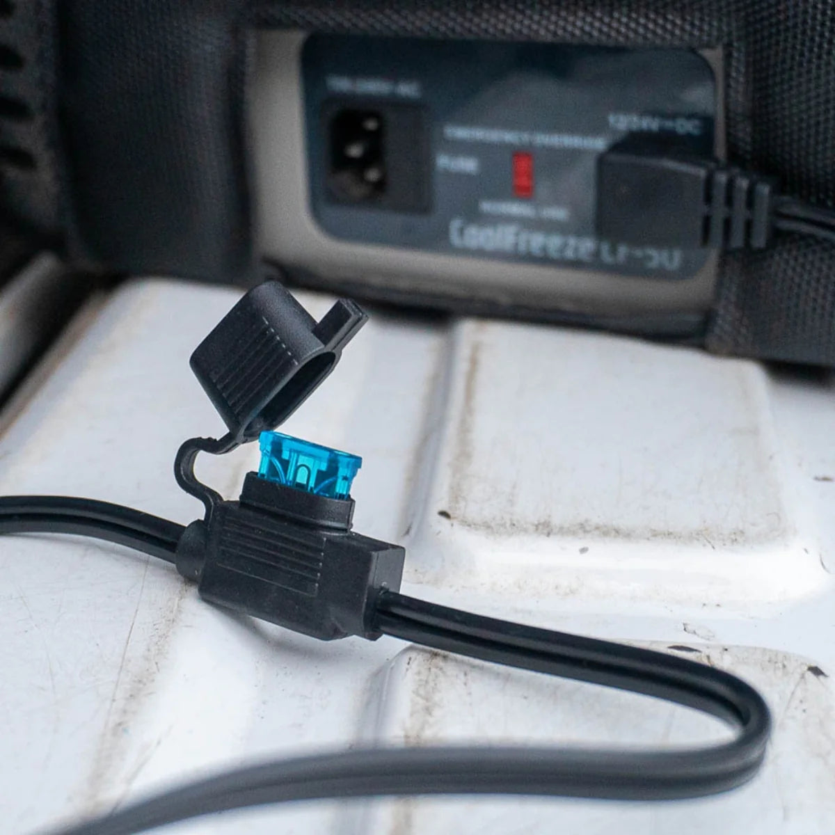 VoltFlow 12V Anderson Style Plug To Waeco or Dometic Fridge Plug 3metre With 15 AMP Fuse